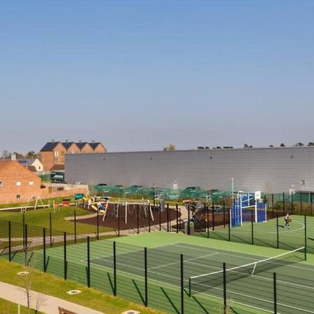 Contemporary Trumpington Apartment With Self Check-In ,Free On-Site Parking, Terrace, Super Fast Wifi & 5 Mins Drive To Papworth & Addenbrookes Hospitals Cambridge  Exterior foto