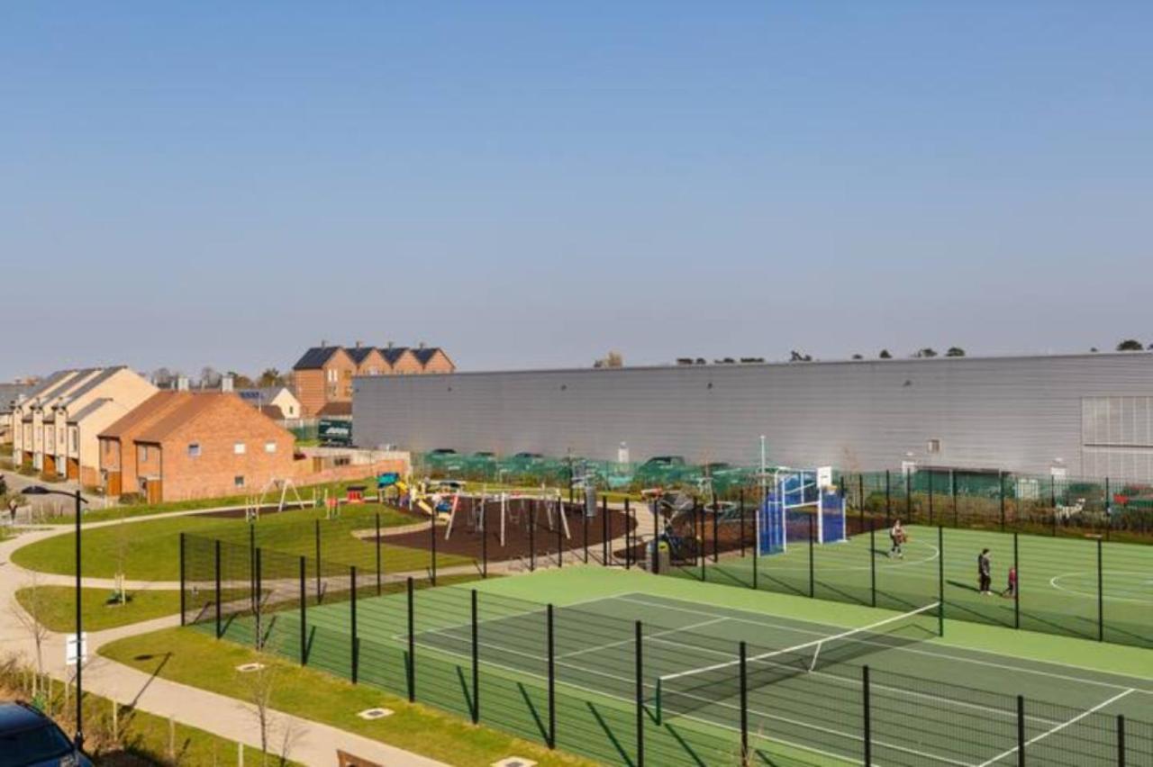 Contemporary Trumpington Apartment With Self Check-In ,Free On-Site Parking, Terrace, Super Fast Wifi & 5 Mins Drive To Papworth & Addenbrookes Hospitals Cambridge  Exterior foto