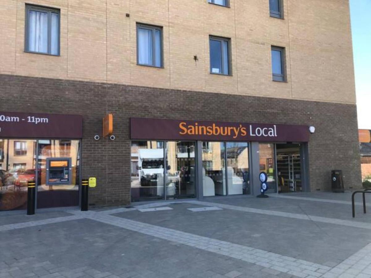 Contemporary Trumpington Apartment With Self Check-In ,Free On-Site Parking, Terrace, Super Fast Wifi & 5 Mins Drive To Papworth & Addenbrookes Hospitals Cambridge  Exterior foto