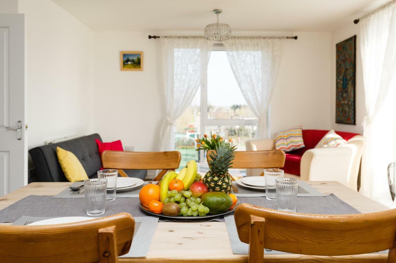Contemporary Trumpington Apartment With Self Check-In ,Free On-Site Parking, Terrace, Super Fast Wifi & 5 Mins Drive To Papworth & Addenbrookes Hospitals Cambridge  Exterior foto