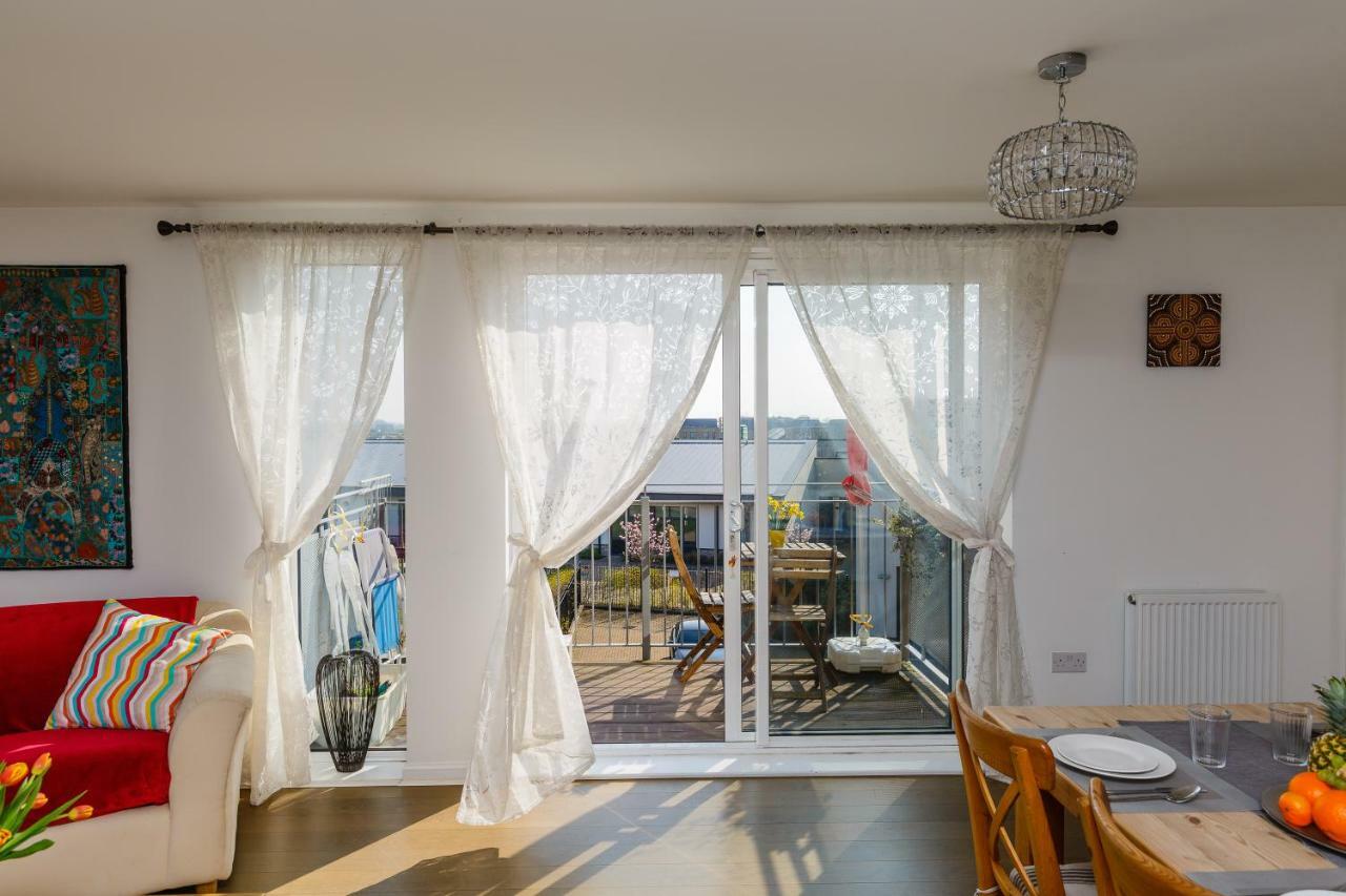 Contemporary Trumpington Apartment With Self Check-In ,Free On-Site Parking, Terrace, Super Fast Wifi & 5 Mins Drive To Papworth & Addenbrookes Hospitals Cambridge  Exterior foto